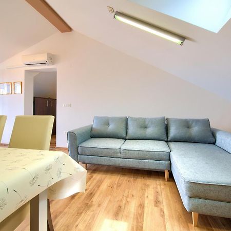 Apartment Val Njivice Extérieur photo